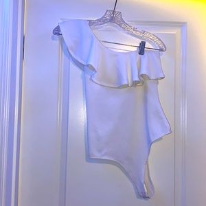 TCEC White Ruffled Off-Shoulder Bodysuit